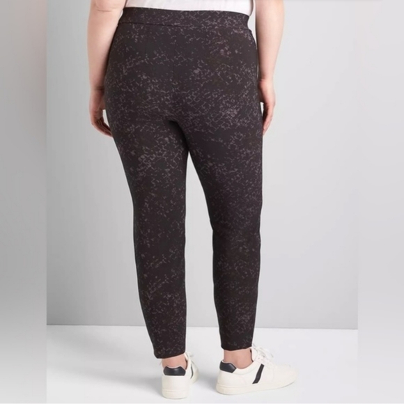 Lane Bryant On The Go Slim Ankle Viper Print Pull On Pants Size 28 NWT - Picture 3 of 11